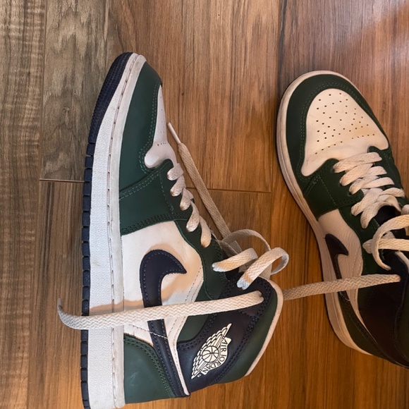 Air Jordan’s - Picture 2 of 2